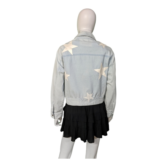 Le Lis Collection Star Patch All Around Denim Jacket Light Denim White S… - Picture 2 of 7